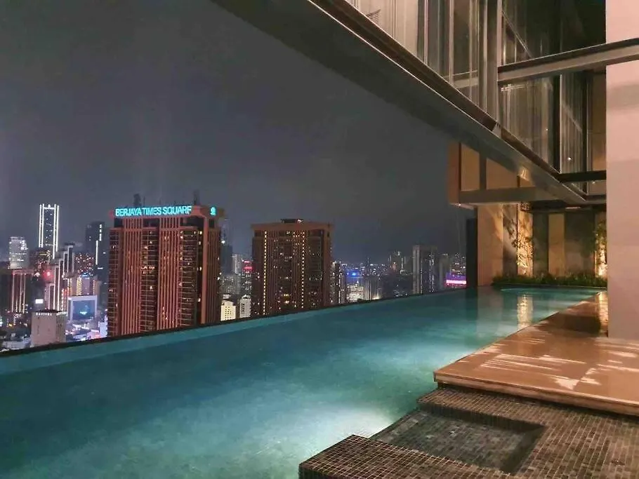 Apartment Infinity Pool, New 2 Bedroom, Near Bbcc Lalaport, Pnb 118, Klcc With High Speed Wifi Kuala Lumpur