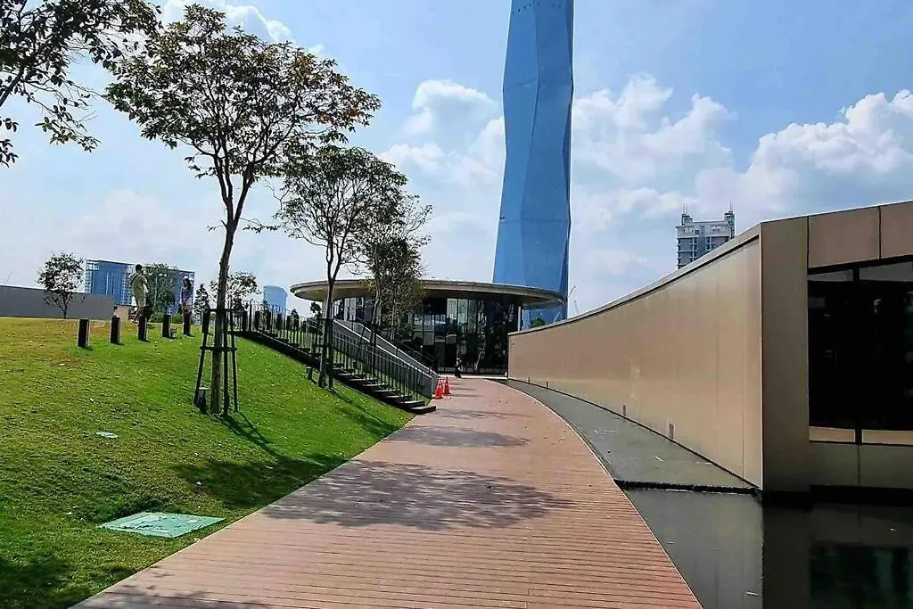 Apartment Infinity Pool, New 2 Bedroom, Near Bbcc Lalaport, Pnb 118, Klcc With High Speed Wifi Kuala Lumpur